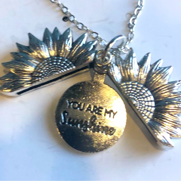 Necklace daisy you are my sunshine NWT - Picture 1 of 2